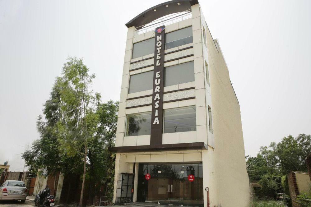 Hotel Eurasia Zirakpur Екстер'єр фото